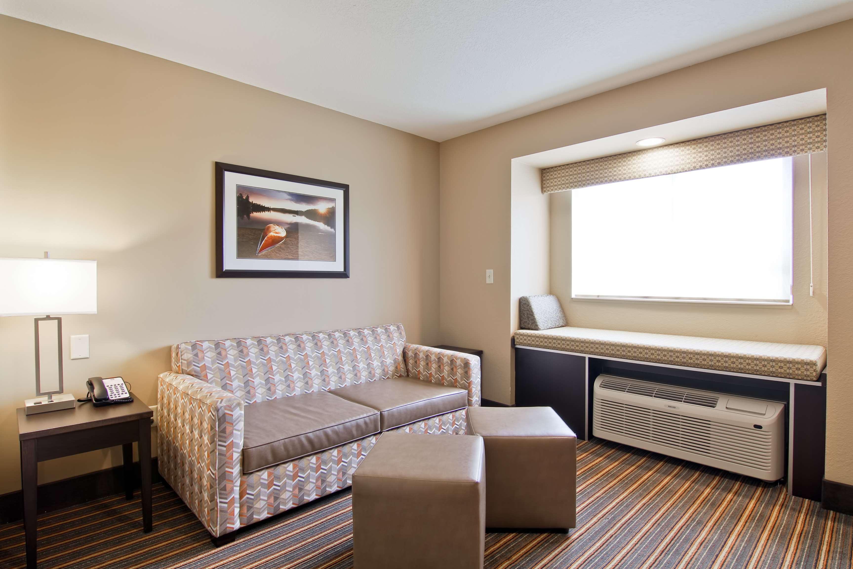 Best Western Plus Woodstock Inn & Suites Bagian luar foto