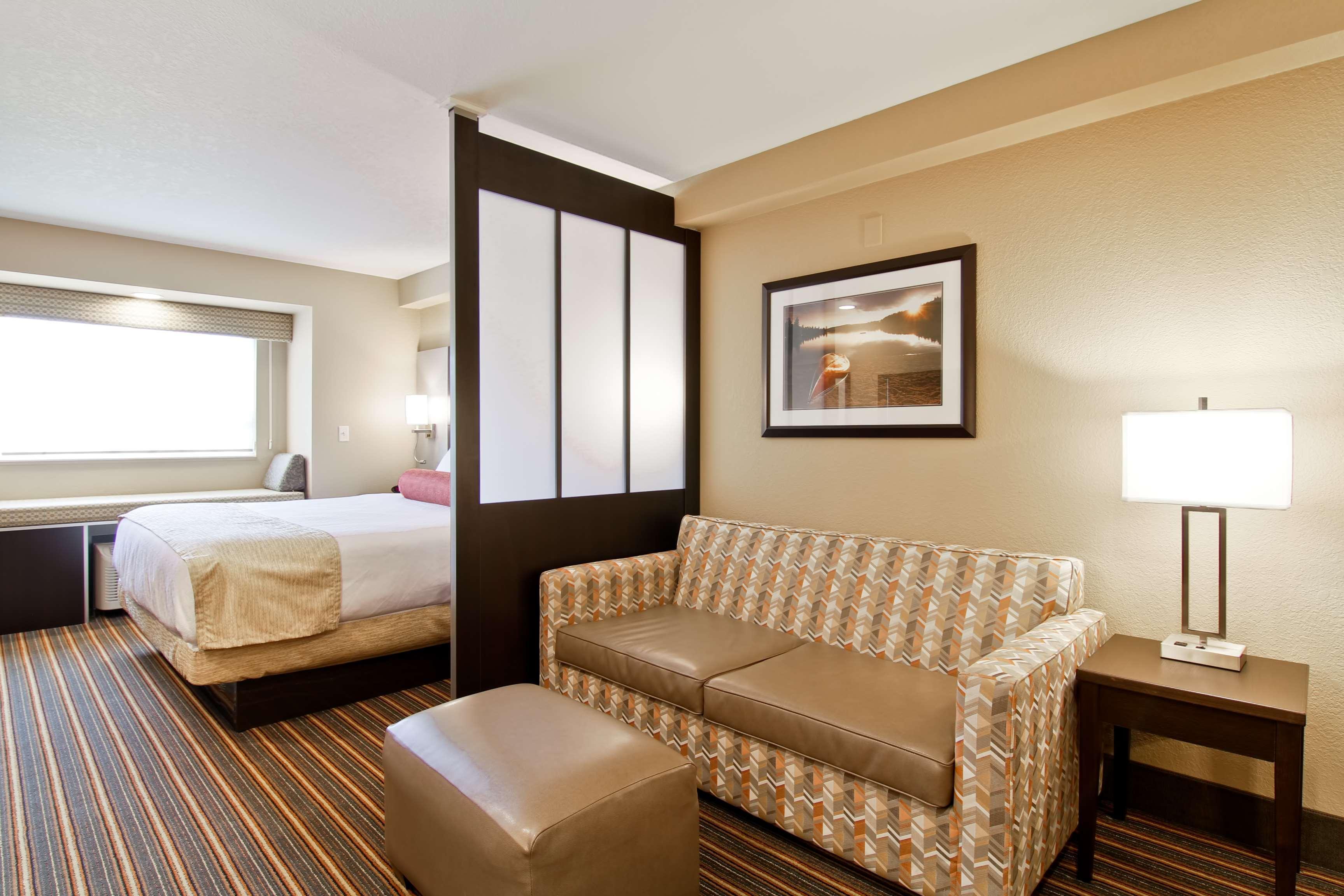 Best Western Plus Woodstock Inn & Suites Bagian luar foto