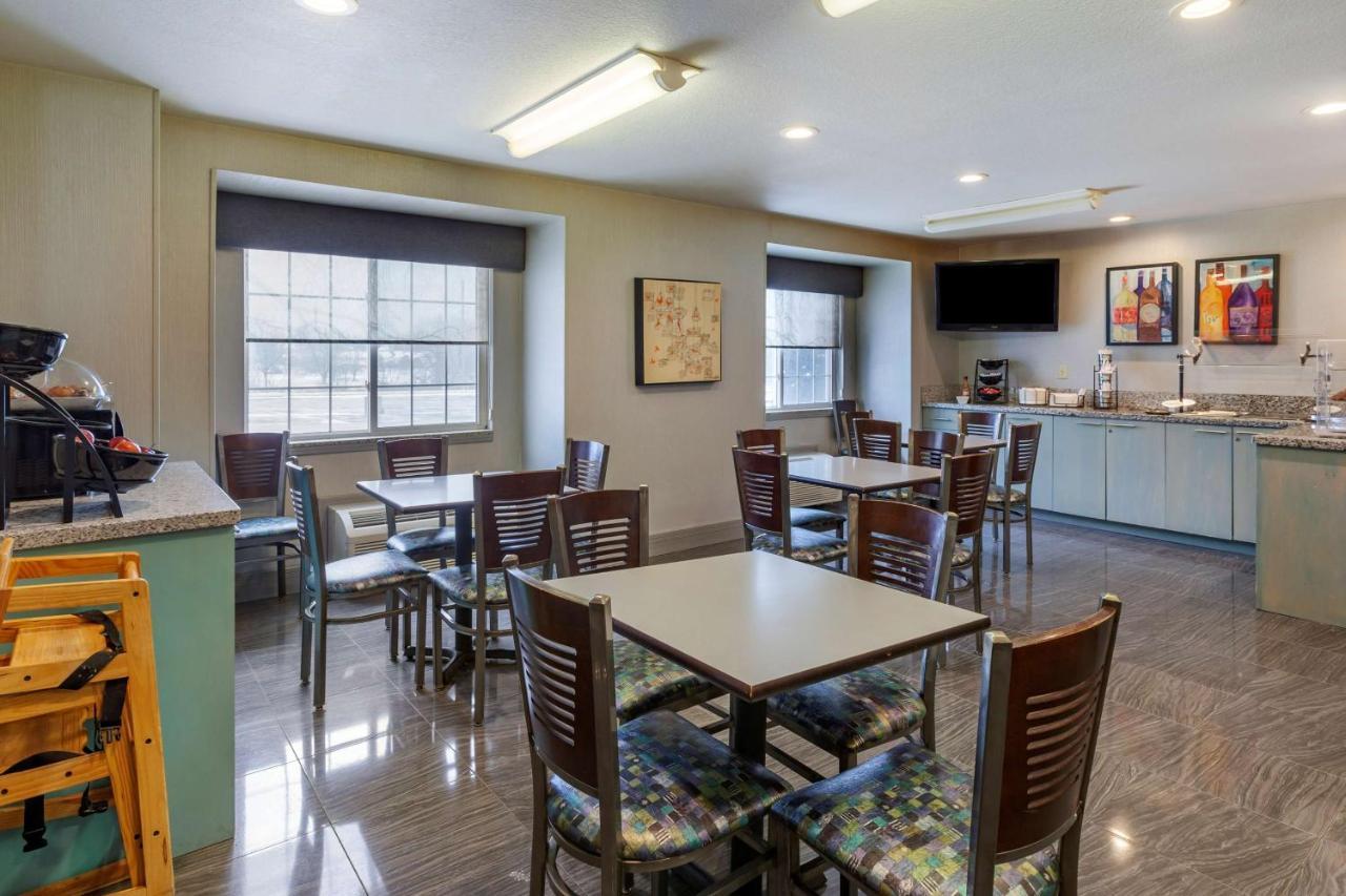 Best Western Plus Woodstock Inn & Suites Bagian luar foto