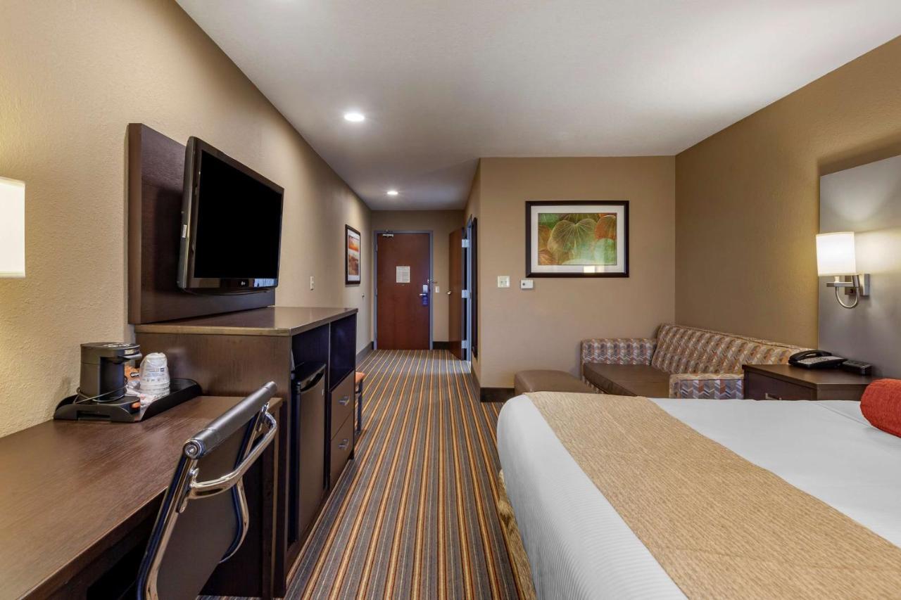 Best Western Plus Woodstock Inn & Suites Bagian luar foto