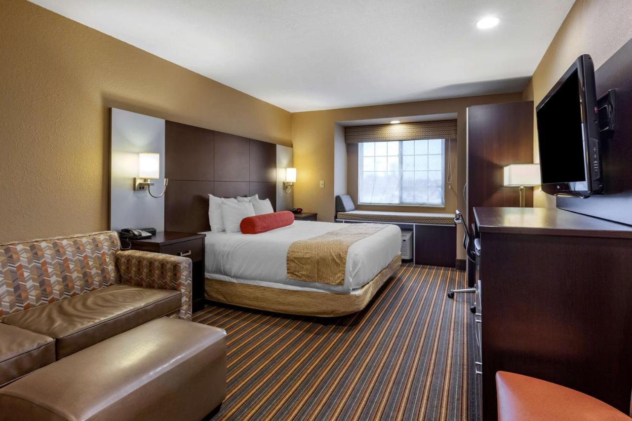 Best Western Plus Woodstock Inn & Suites Bagian luar foto