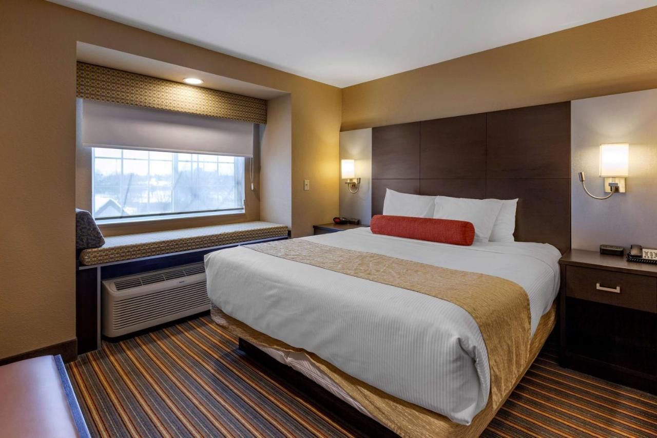 Best Western Plus Woodstock Inn & Suites Bagian luar foto