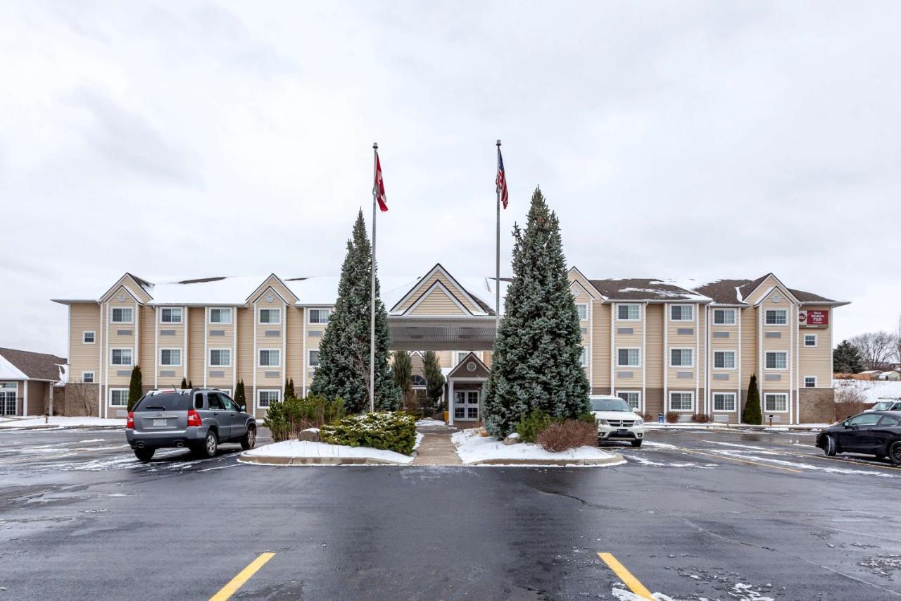 Best Western Plus Woodstock Inn & Suites Bagian luar foto
