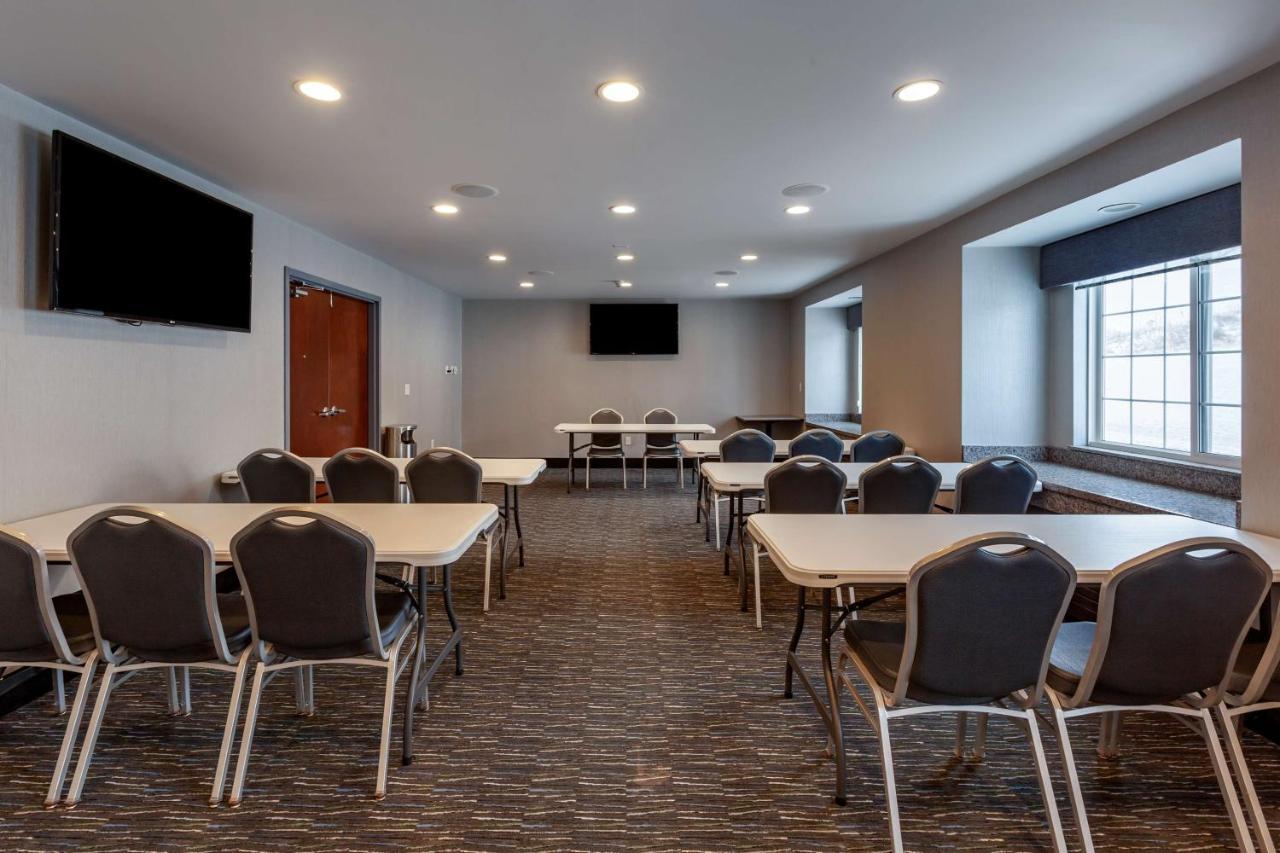 Best Western Plus Woodstock Inn & Suites Bagian luar foto
