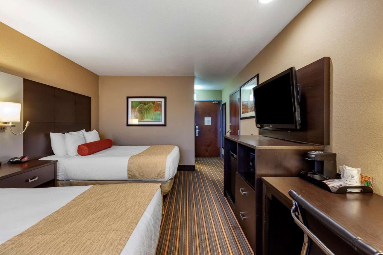 Best Western Plus Woodstock Inn & Suites Bagian luar foto