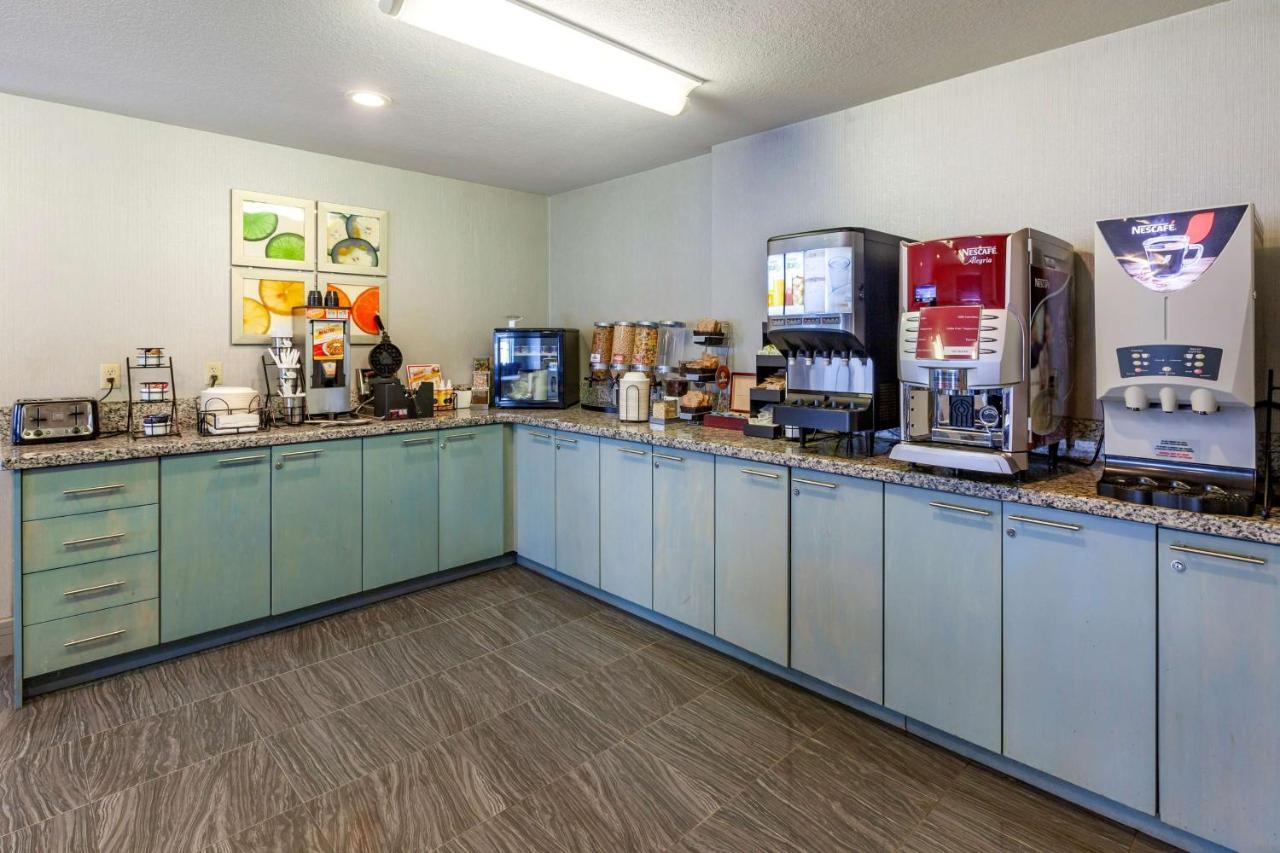 Best Western Plus Woodstock Inn & Suites Bagian luar foto