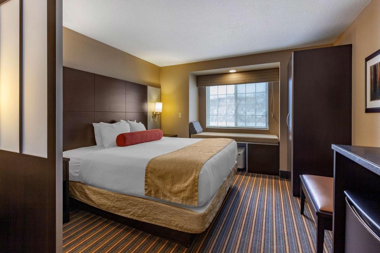 Best Western Plus Woodstock Inn & Suites Bagian luar foto
